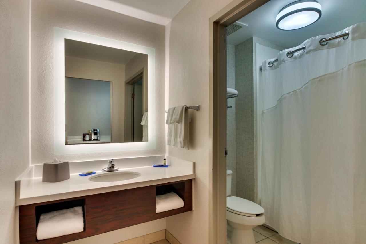 Holiday Inn Express Hotel & Suites - Atlanta/Emory University Area By Ihg Decatur Exterior photo