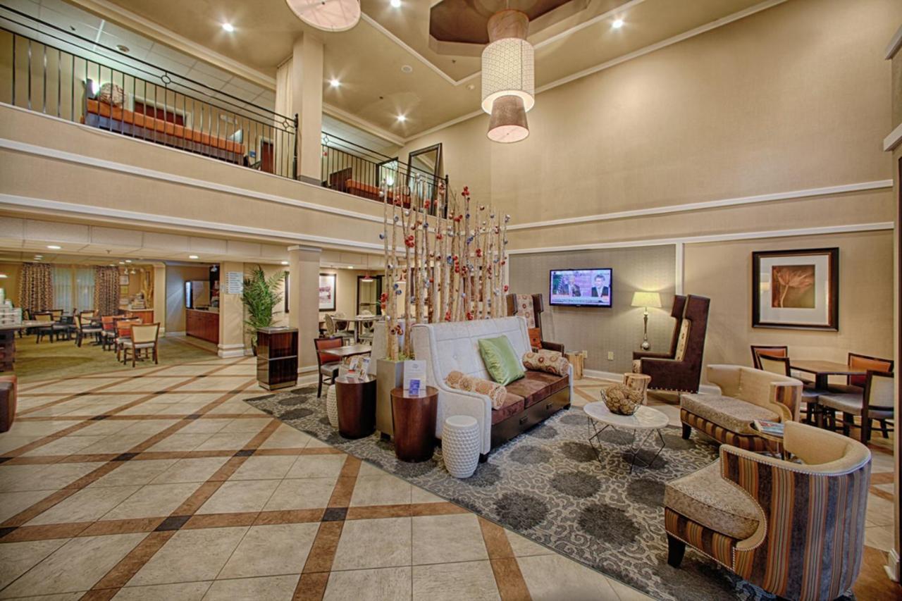 Holiday Inn Express Hotel & Suites - Atlanta/Emory University Area By Ihg Decatur Exterior photo